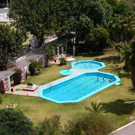 Jardines Del Gamonal * Malaga